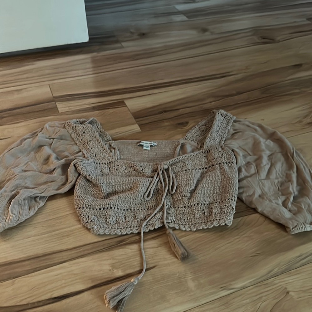 American Eagle top